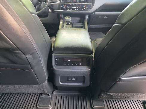 Used 2024 Nissan Pathfinder Rock Creek AWD/4WD image 11
