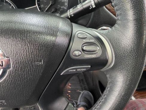Used 2018 Nissan Pathfinder Platinum AWD/4WD image 12