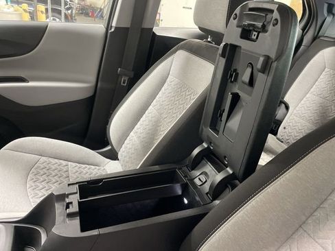 Used 2024 Chevrolet Equinox LS FWD image 21