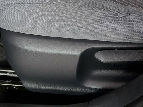 Used 2025 Toyota Corolla SE image 16