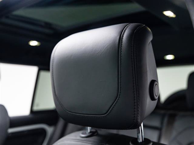Used 2023 Land Rover Defender 110 S AWD/4WD image 17