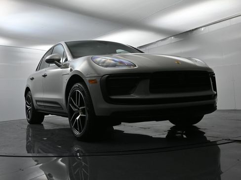 Used 2023 Porsche Macan image 55