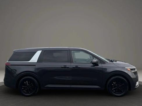 Used 2024 Kia Carnival LX FWD image 6