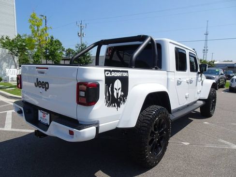 Used 2023 Jeep Gladiator Overland AWD/4WD image 4