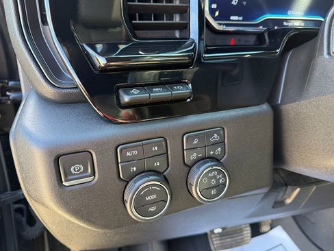 Used 2024 Chevrolet Silverado 2500 ZR2 w/ Technology Package image 20