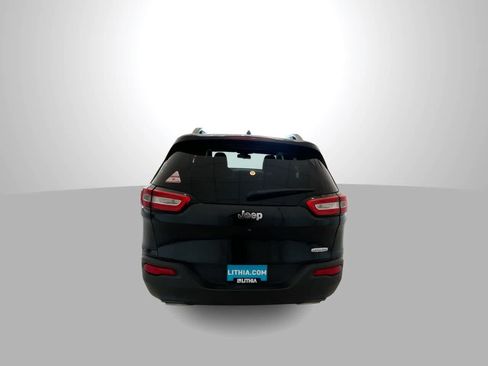 Used 2016 Jeep Cherokee Latitude FWD image 7
