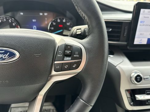 Used 2024 Ford Explorer XLT w/ Equipment Group 202A AWD/4WD image 16