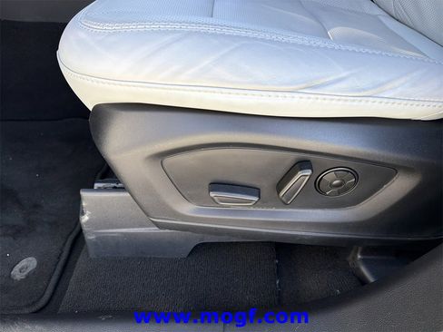 Certified 2025 Ford Explorer Platinum w/ Ultimate Package image 20