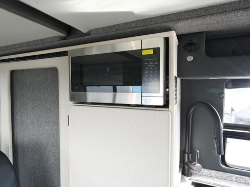 Used 2022 Mercedes-Benz Sprinter 2500 image 26