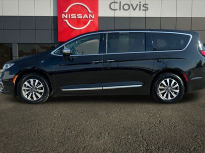 Used 2023 Chrysler Pacifica Limited