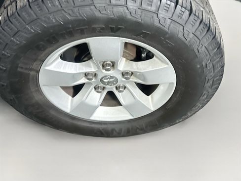 Used 2020 RAM 1500 Classic SLT w/ Luxury Group image 11