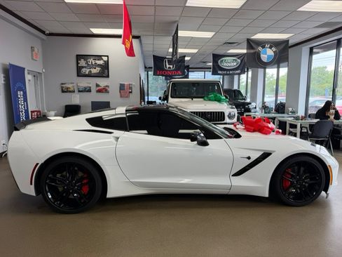 Used 2016 Chevrolet Corvette Stingray Coupe RWD image 11