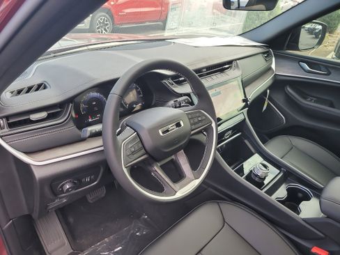 New 2026 Jeep Grand Cherokee L Limited RWD image 16