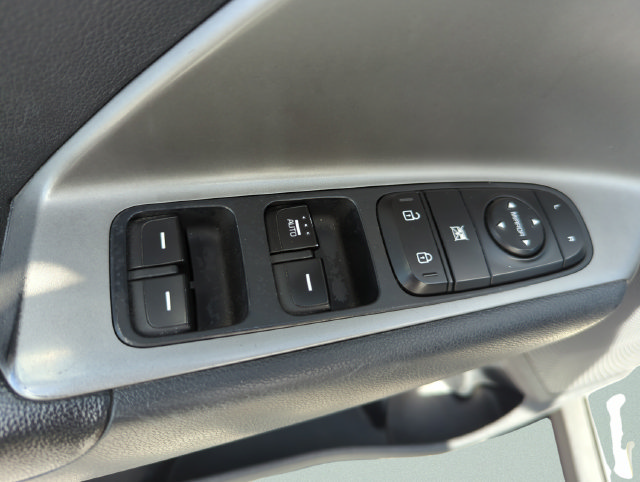 Used 2020 Kia Niro LX FWD image 30
