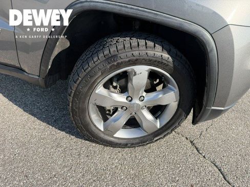 Used 2011 Jeep Grand Cherokee Overland AWD/4WD image 39