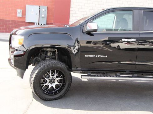 Used 2021 GMC Canyon Denali image 4