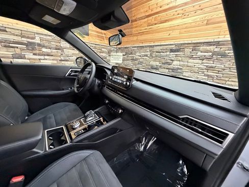 Used 2023 Mitsubishi Outlander SE image 13