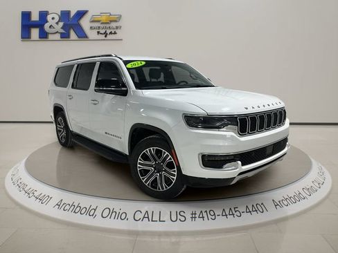 Used 2024 Jeep Wagoneer L Series II w/ Flexible Seating Group AWD/4WD image 1
