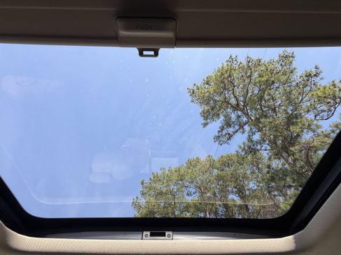 Used 2020 Buick Enclave Essence w/ Sound and Sites Package image 35