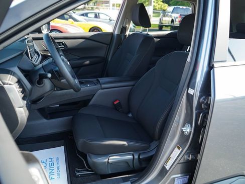 Used 2026 Nissan Rogue S FWD image 6