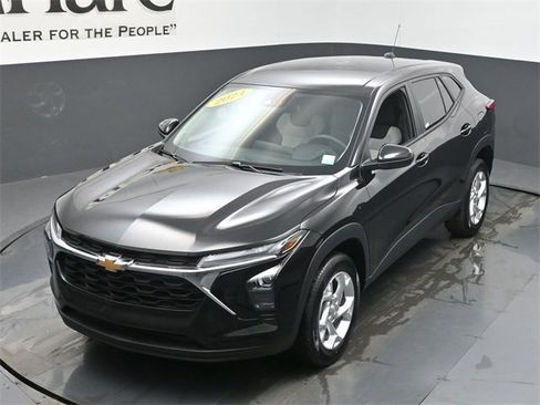 Used 2024 Chevrolet Trax LS w/ LS Convenience Package image 44