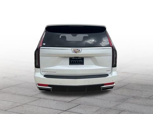 Used 2023 Cadillac Escalade Premium Luxury AWD/4WD image 5
