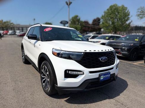 Certified 2022 Ford Explorer ST-Line AWD/4WD image 10
