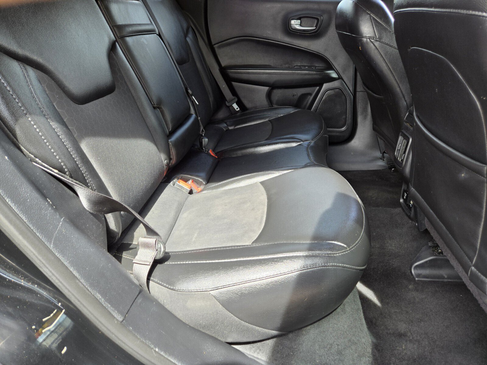 Used 2019 Jeep Compass Latitude FWD image 12