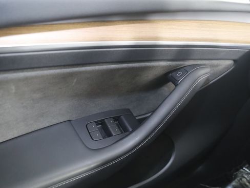 Used 2023 Tesla Model Y Long Range image 26