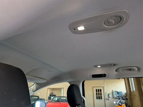 Used 2017 Chrysler Pacifica Touring w/ Tire & Wheel Group image 25