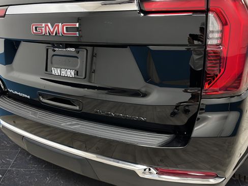 Used 2025 GMC Yukon XL Elevation w/ Elevation Premium Package AWD/4WD image 41