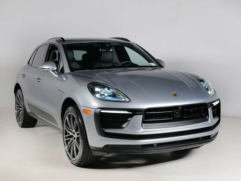 Certified 2026 Porsche Macan AWD/4WD image 7