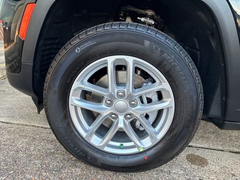 New 2025 Jeep Grand Cherokee Laredo X w/ Luxury Tech Group I image 27