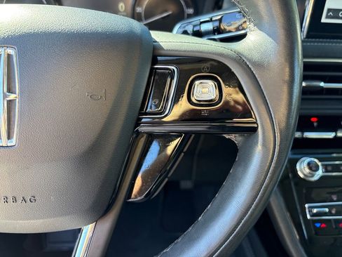 Used 2021 Lincoln Corsair AWD w/ Premium Package image 24