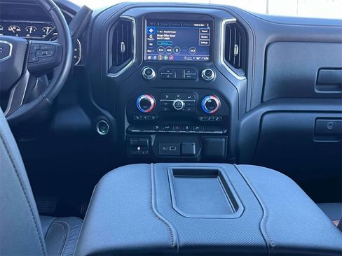 Used 2022 GMC Sierra 2500 AT4 image 13