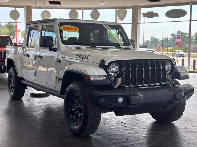 Used 2023 Jeep Gladiator Sport AWD/4WD image 4