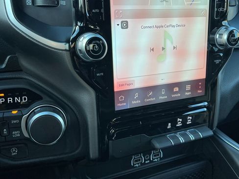 New 2026 RAM 1500 4x4 Crew Cab image 25