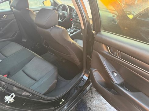 Used 2018 Honda Accord LX image 9