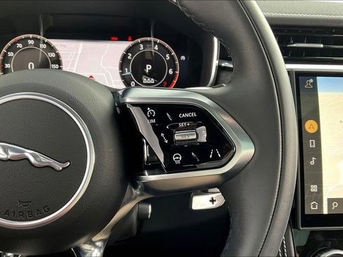 Used 2025 Jaguar F-PACE R-Dynamic S image 23