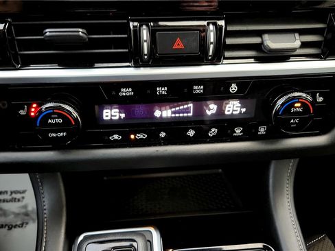 Used 2023 Nissan Pathfinder SL w/ SL Premium Package image 44