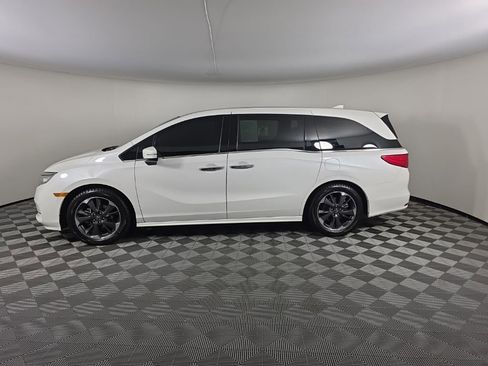 Used 2023 Honda Odyssey Elite image 2