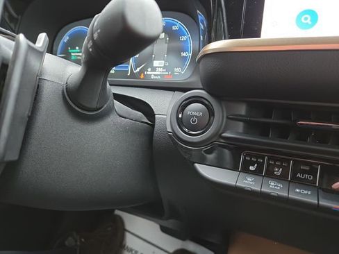 Used 2025 Toyota Crown Signia image 21