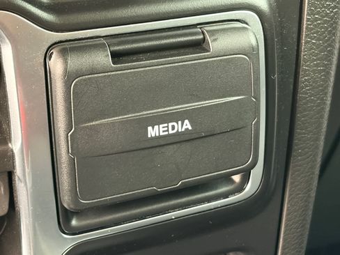 Used 2021 Jeep Gladiator Sport AWD/4WD image 29