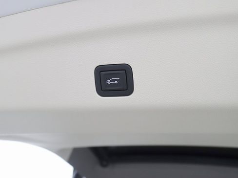 Used 2024 Cadillac Escalade Premium Luxury Platinum w/ Heavy-Duty Trailer Package image 46