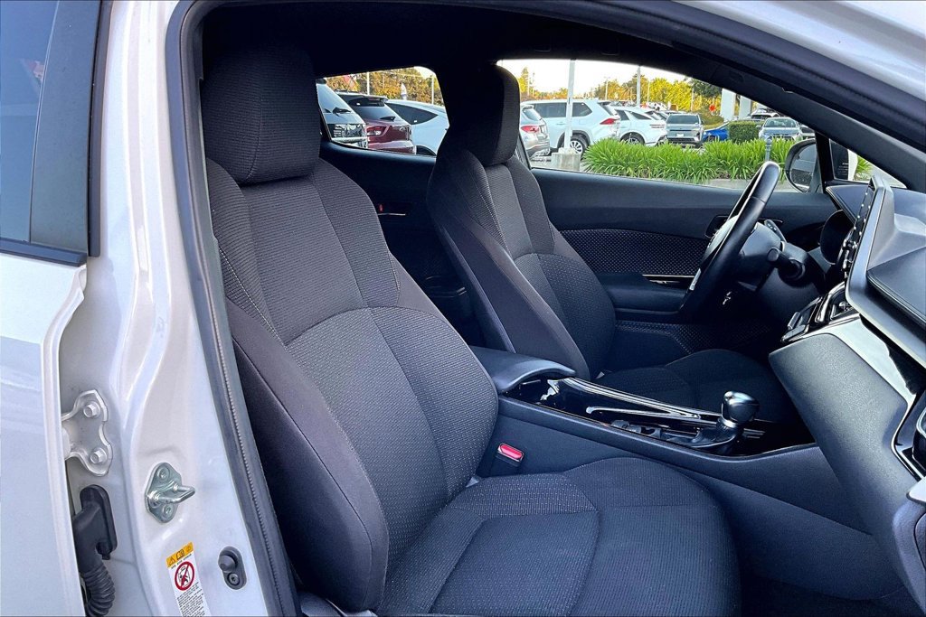 Used 2019 Toyota C-HR XLE FWD image 29