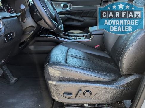 Used 2022 Kia Sorento SX image 12