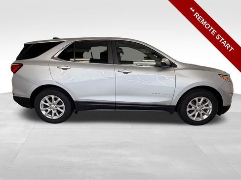 Used 2021 Chevrolet Equinox LT w/ Driver Convenience Package image 9