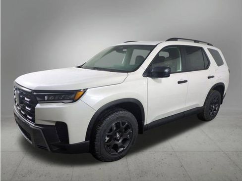 New 2026 Honda Pilot TrailSport image 1