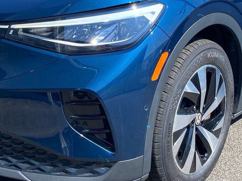 Certified 2023 Volkswagen ID.4 2WD image 3
