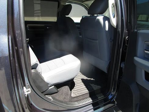 Used 2017 RAM 1500 SLT AWD/4WD image 13